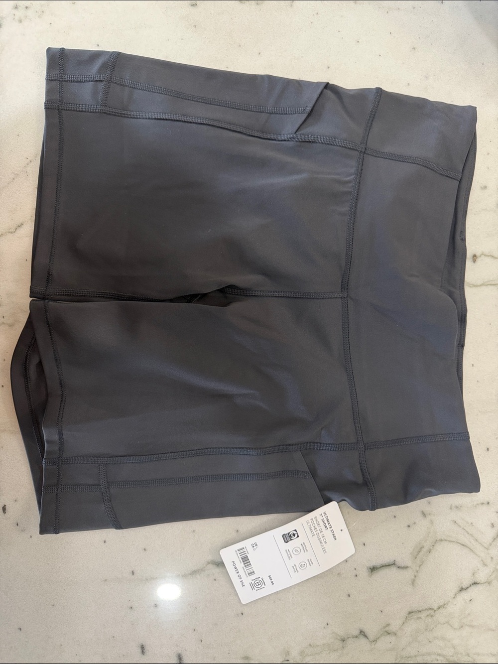 Athleta Ultimate Stash 7” Short